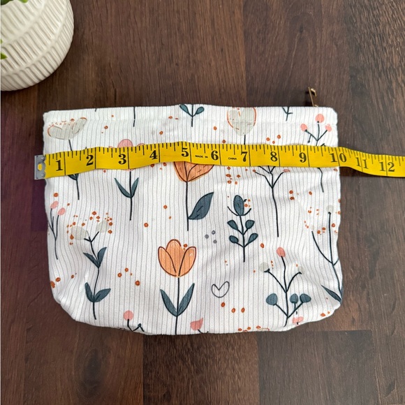 Floral Pouch Cosmetic Bag - Picture 2 of 5